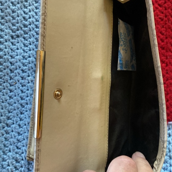 Gucci wallet with original box - Picture 14 of 17